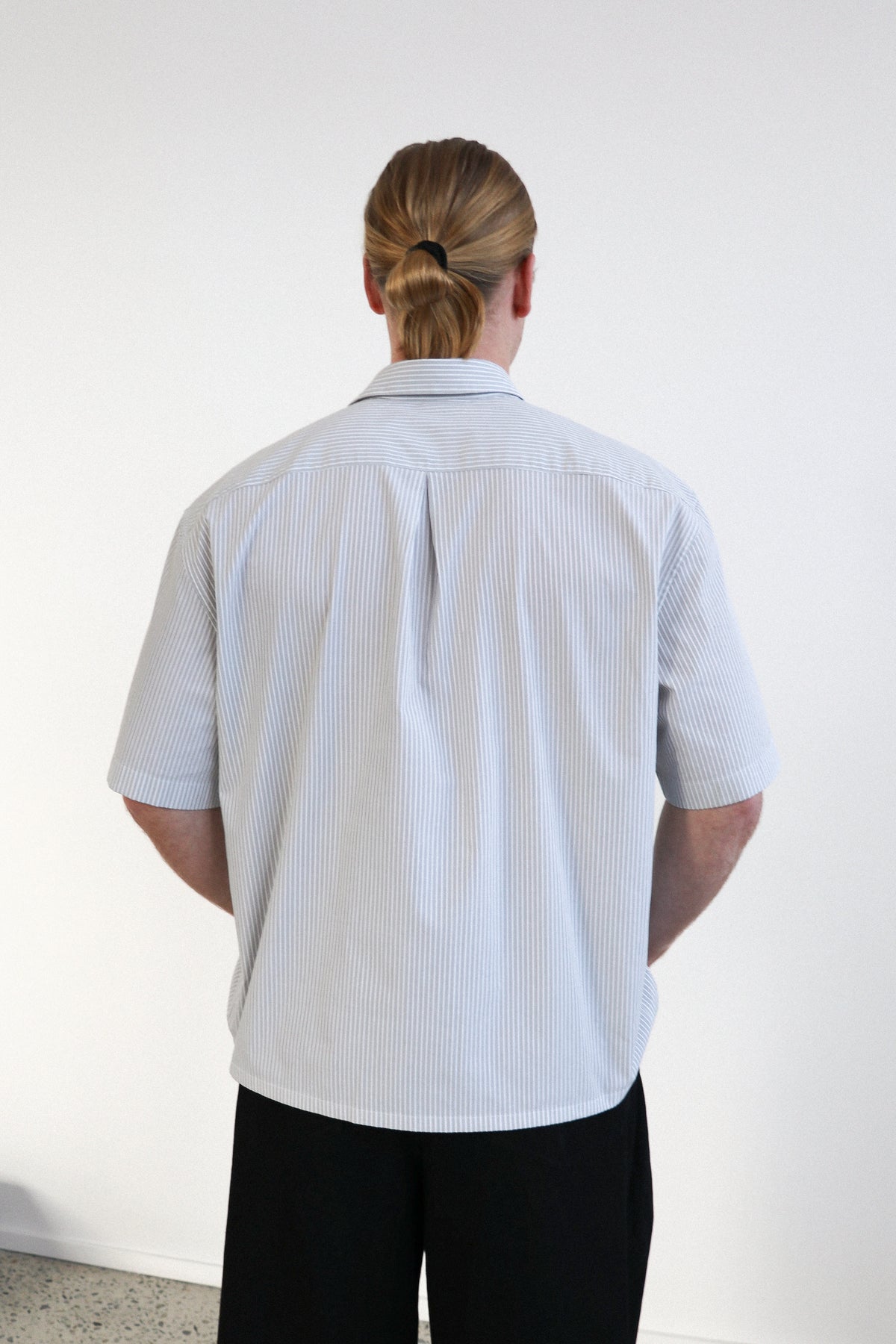 Mens Relaxed Short Sleeve Shirt Back