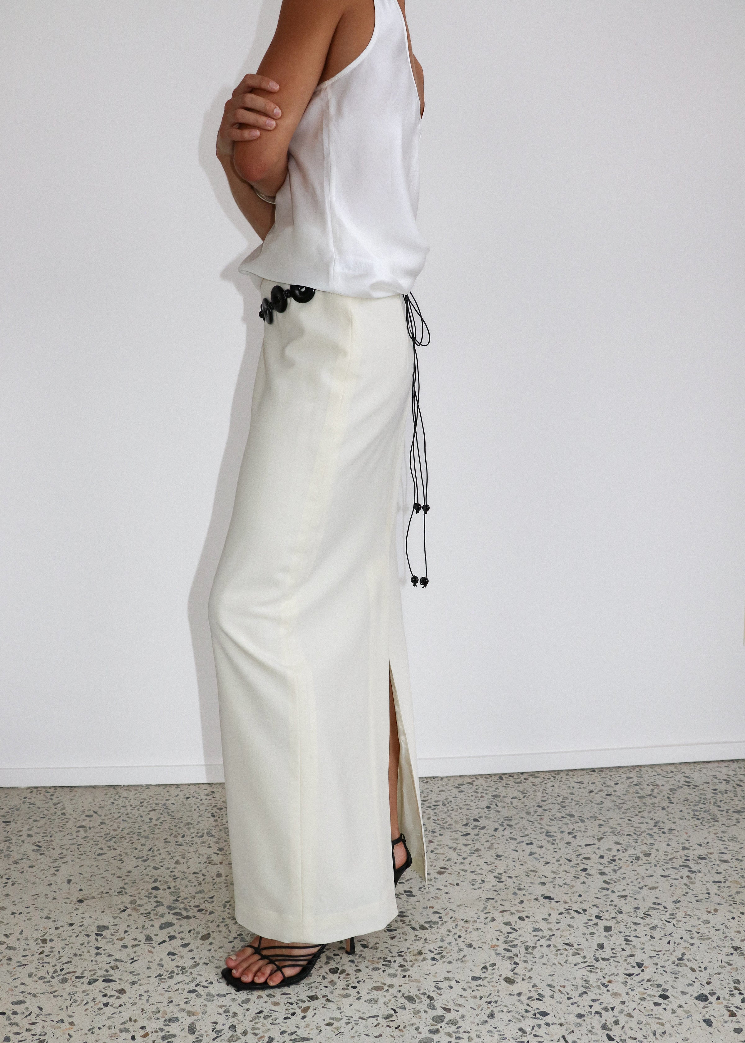 SISA Column Skirt Ivory Side